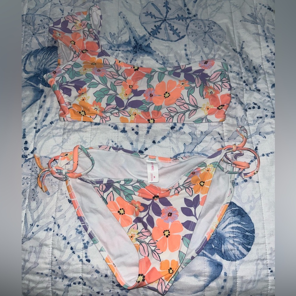 Juniors bikini, Ninety Nine light Floral pattern, Two Pieces